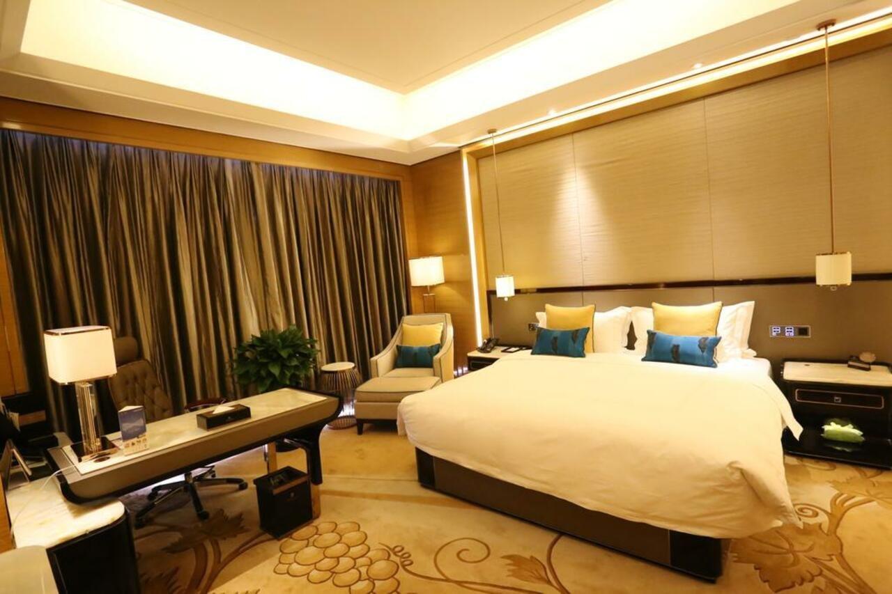 Jinjiang International Hotel אורומקי מראה חיצוני תמונה