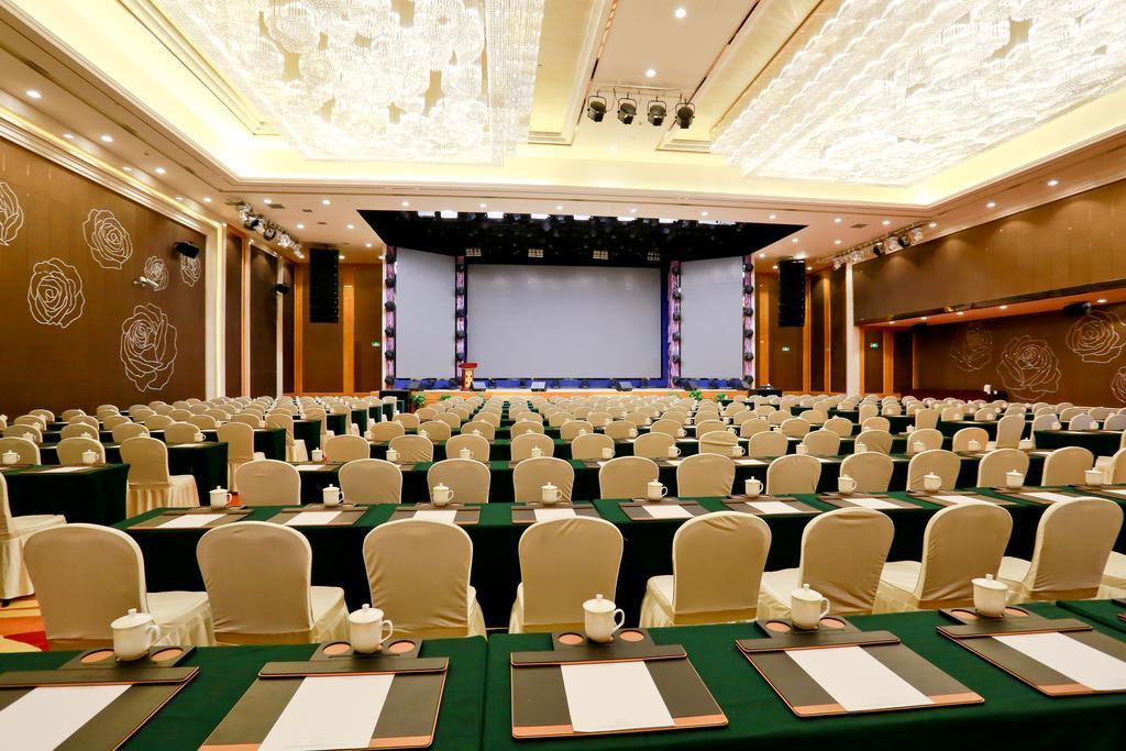 Jinjiang International Hotel אורומקי מראה חיצוני תמונה