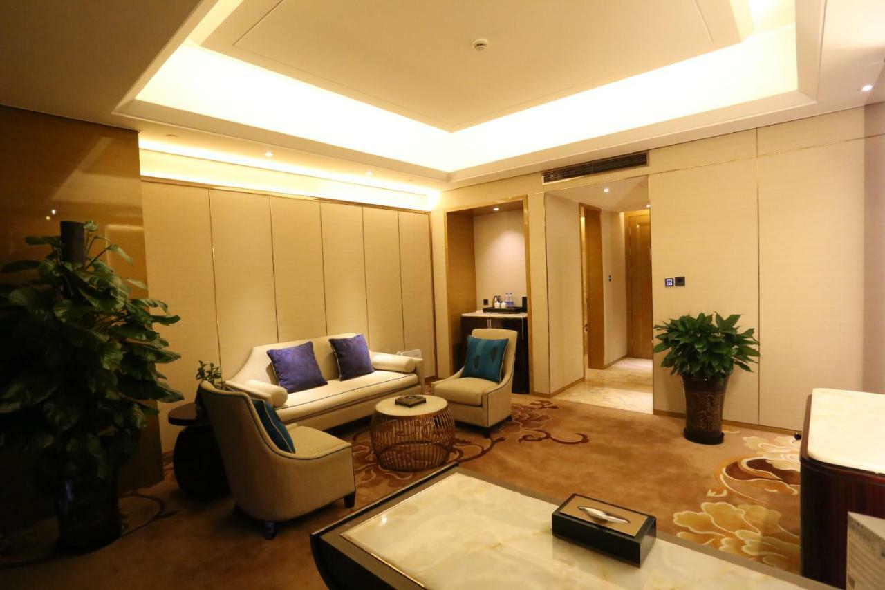 Jinjiang International Hotel אורומקי מראה חיצוני תמונה